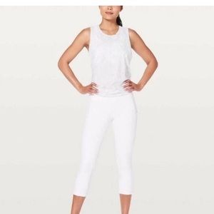 White lululemon leggings with pockets